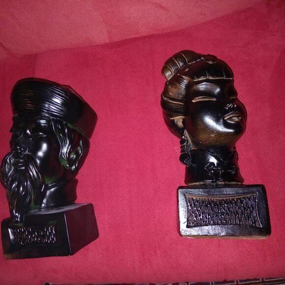 Eastern Elegance- Pair of Busts - Picture 2 of 3